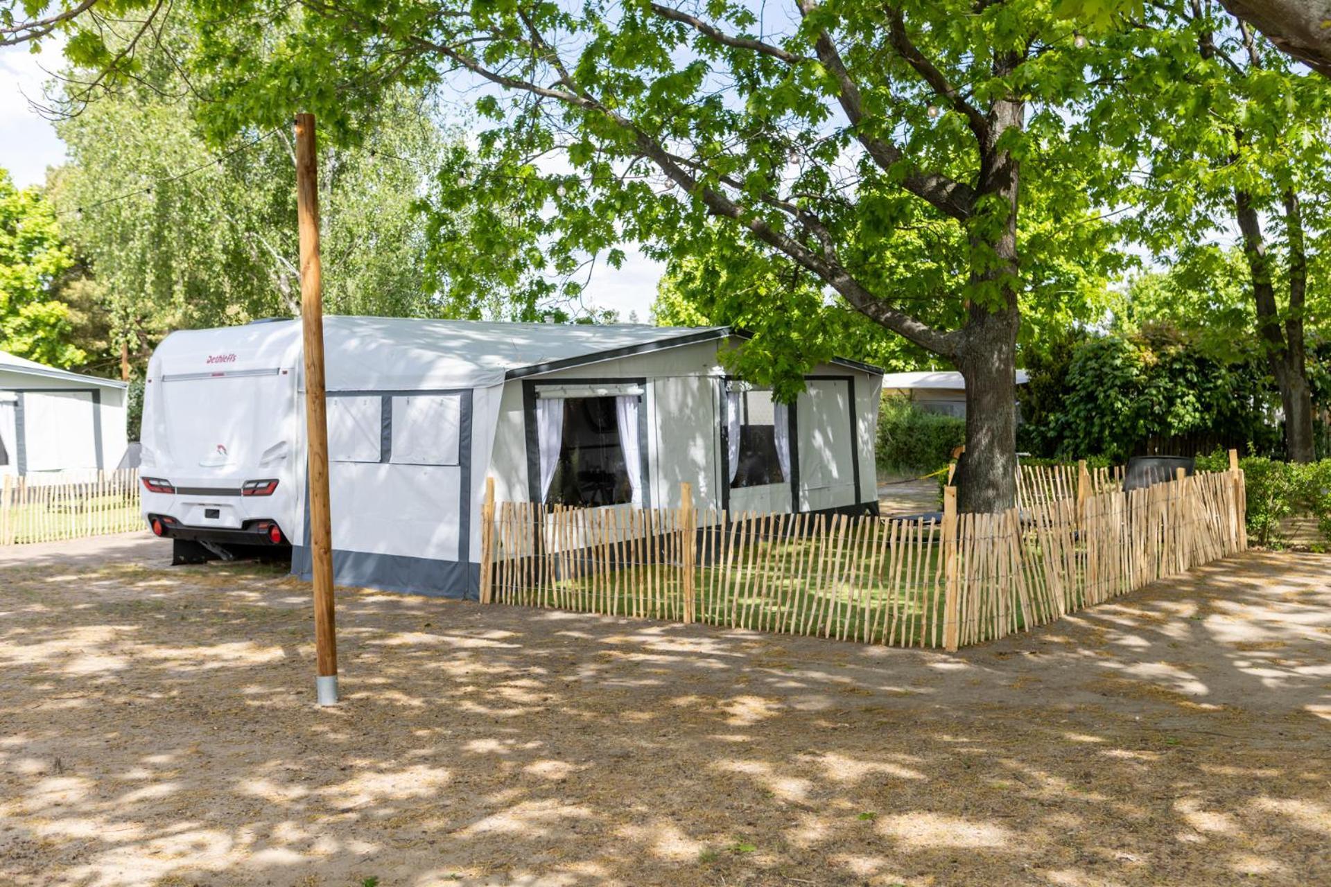 Camping & Erlebnis Resort Jersleber See - Jersicamper Mit Seeblick Jersleben Bagian luar foto
