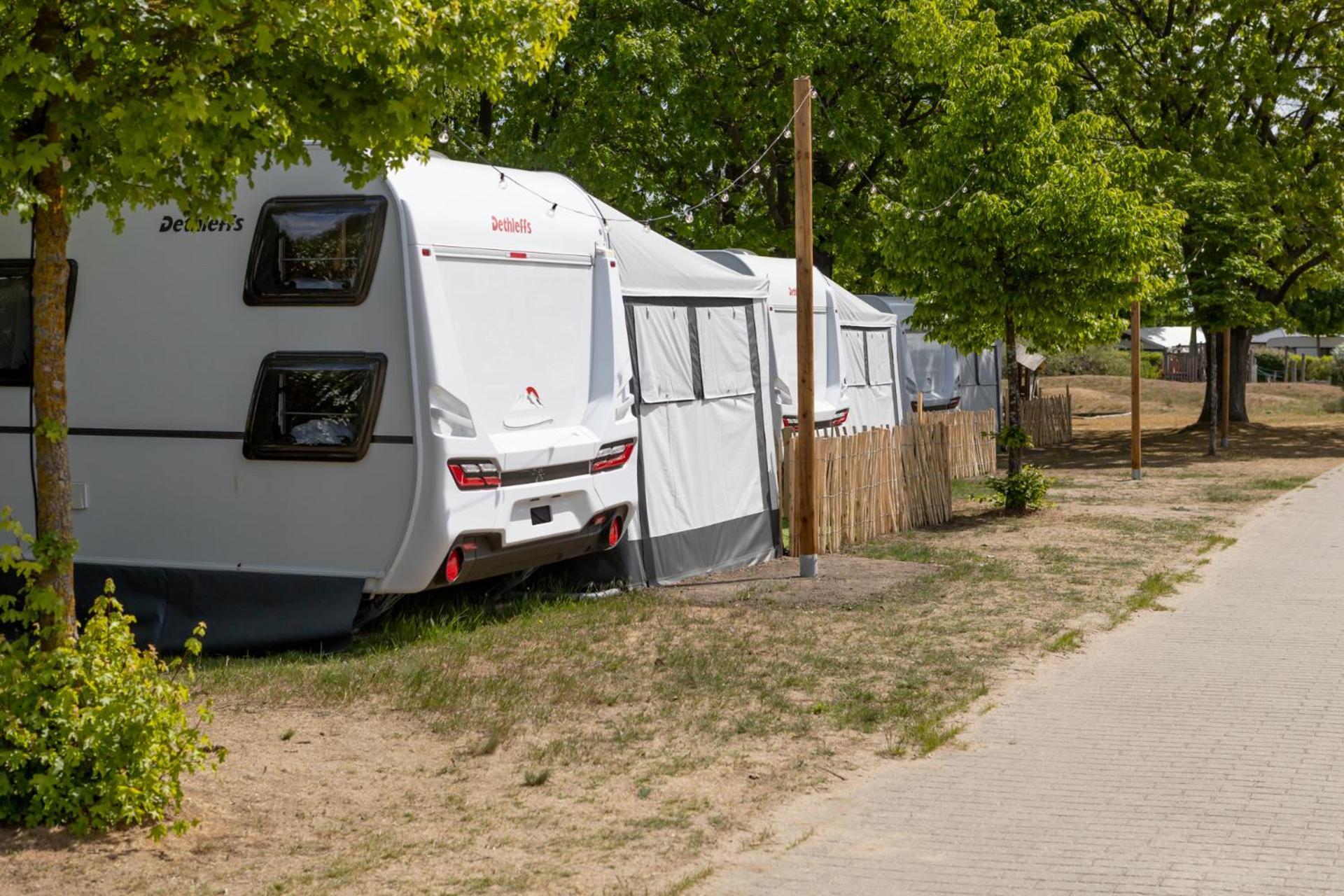 Camping & Erlebnis Resort Jersleber See - Jersicamper Mit Seeblick Jersleben Bagian luar foto